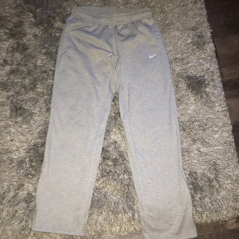 Gray Nike fleece lined sweatpants